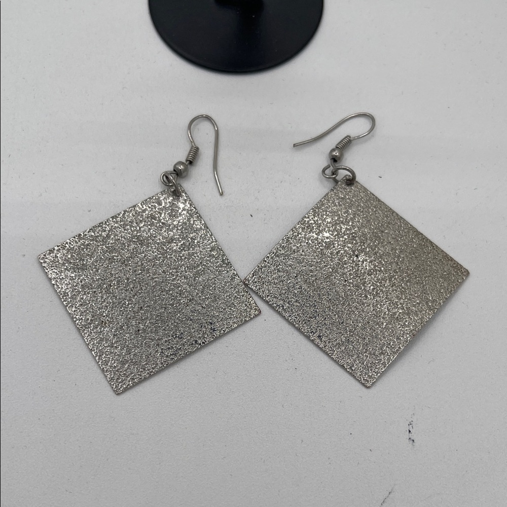 3.19.26-29 Silvertone Sparkling Diamond Shape Eurostyle Earrings